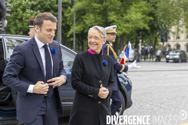 Emmanuel Macron préside la cérémonie du 8 mai.