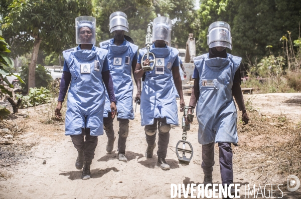 Deminage en casamance, senegal.