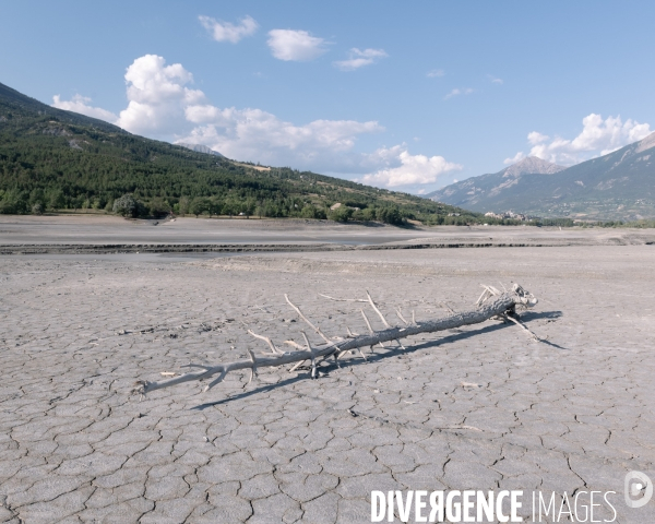 Secheresse lac de Serre Poncon