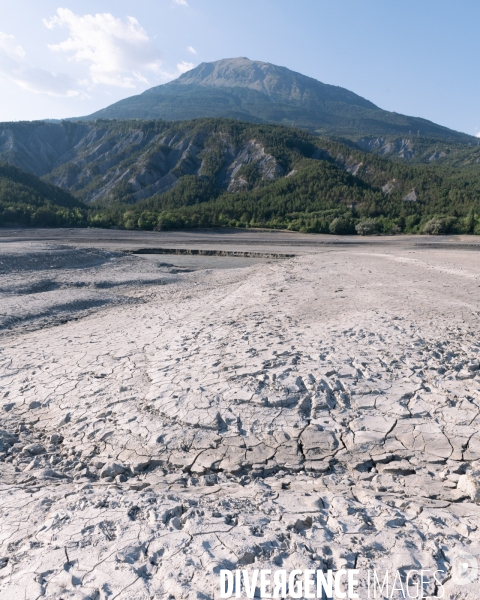 Secheresse lac de Serre Poncon