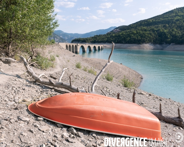 Secheresse lac de Serre Poncon
