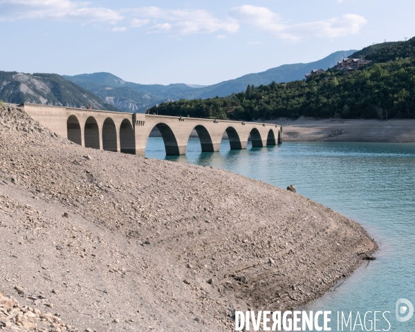 Secheresse lac de Serre Poncon