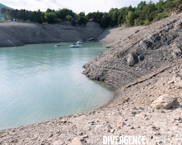 Secheresse lac de Serre Poncon