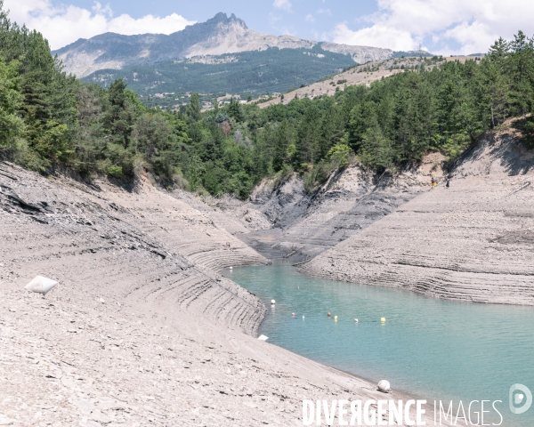 Secheresse lac de Serre Poncon