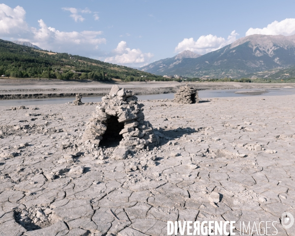 Secheresse lac de Serre Poncon