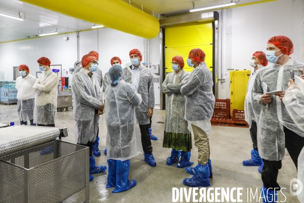 Arnaud Montbourg visite le pole agroalimentaire du Technopole Agropole d Agen et l usine Lechef