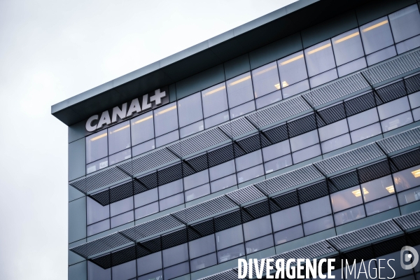 Manifestation de salaries de Canal+ contre le licenciement de Stephane Guy