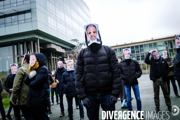 Manifestation de salaries de Canal+ contre le licenciement de Stephane Guy