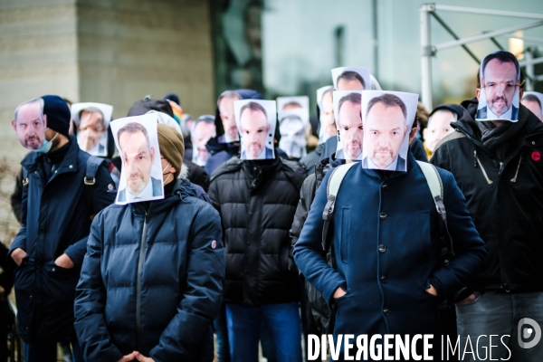 Manifestation de salaries de Canal+ contre le licenciement de Stephane Guy