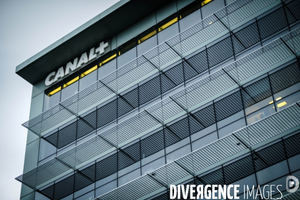Manifestation de salaries de Canal+ contre le licenciement de Stephane Guy