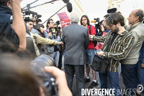 Action blocage de l assemblée générale de TotalEnergies 2023 par des militants écologistes. Sauver le climat !