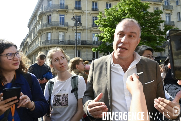 Action blocage de l assemblée générale de TotalEnergies 2023 par des militants écologistes. Sauver le climat !