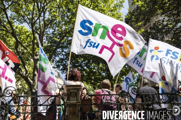 Rassemblement intersyndical contre la reforme des lycees professionnels