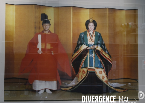 Rolls royce du mariage de l empereur naruhito exposee chez takashimaya de tokyo