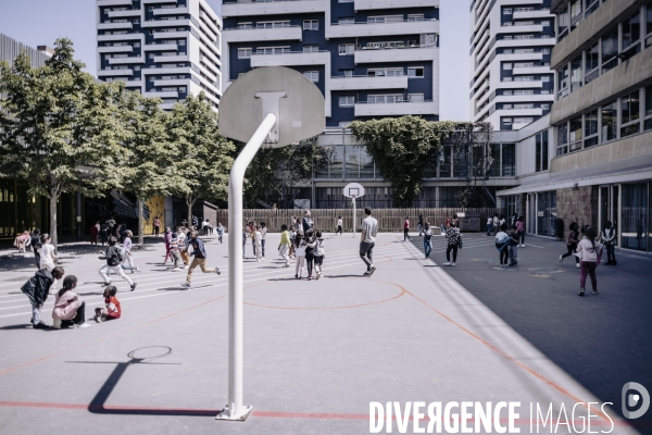 « Faire classe dehors » avec une classe de CP.