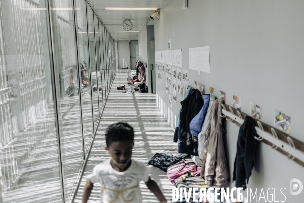 « Faire classe dehors » avec une classe de CP.