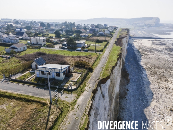 Erosion du littoral et de la falaise a Criel sur Mer en Seine Maritime.