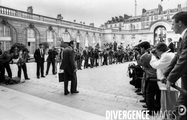 Premier conseil des ministres du gouvernement Rocard
