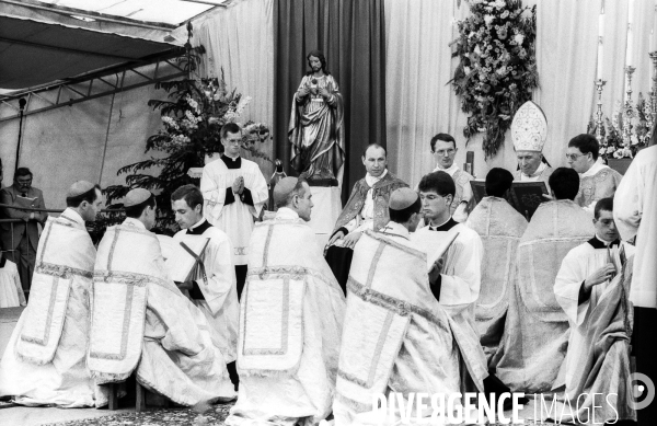 Séminaire traditionaliste d Ecône, Fraternité Saint Pie X