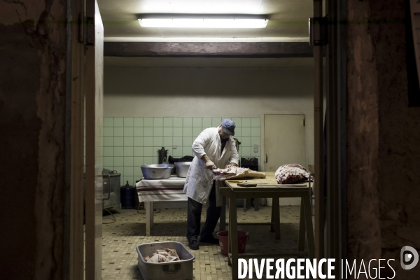Tradition du  tue cochon  dans les Landes