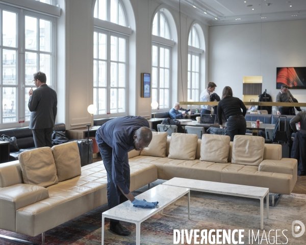 Gare du Nord,  Les salons Business Premier. Ils sont réservés aux voyageurs Business Premier et aux titulaires de la Carte Blanche Eurostar™