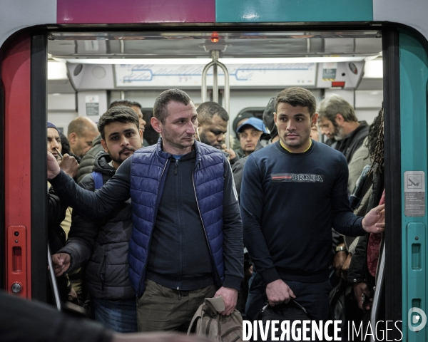 Gare du Nord, usagers du RER B  17h.