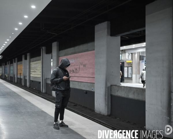 Gare du Nord, RER B voie 43  5h30 du matin