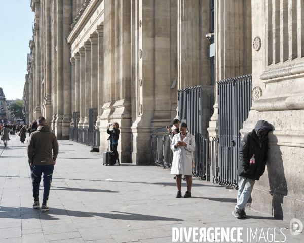 Gare du Nord, vue du parvis et de la faade monumentale.