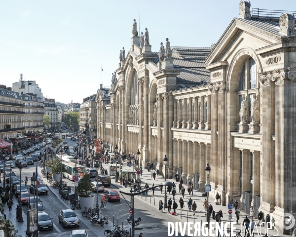 Gare du Nord, vue du parvis et de la faade monumentale.
