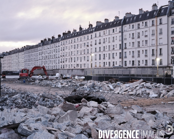 Gare du Nord,  travaux de réfection du parvis de la gare routière.