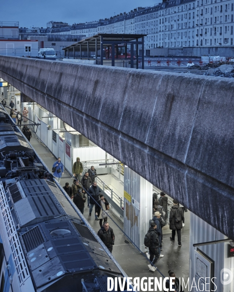 Gare du Nord, quais des transiliens et gare routière en surface