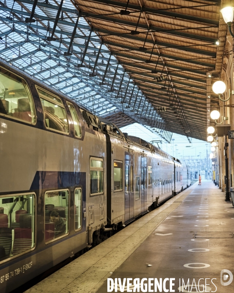 Gare du Nord, TER au départ pour Compîègne