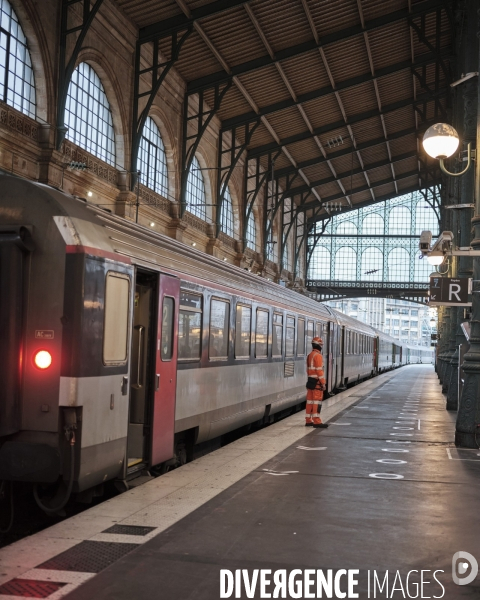 Gare du Nord, cdépart d’un TER