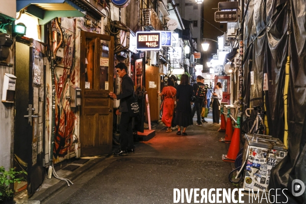 Le quartier golden gai a tokyo