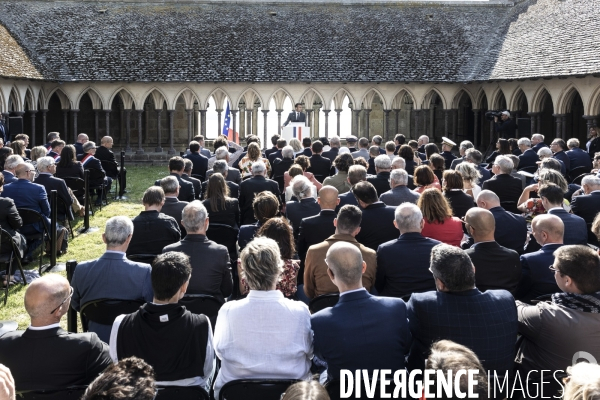 Déplacement d Emmanuel Macron au Mont Saint-Michel.