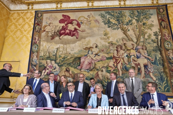 Signature de la convention quinquennale entre l’Etat et  Action Logement