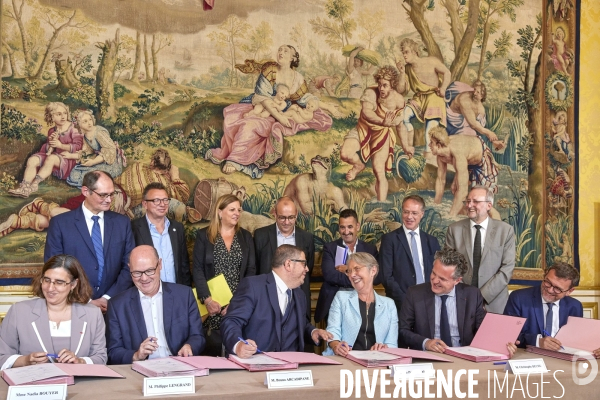 Signature de la convention quinquennale entre l’Etat et  Action Logement