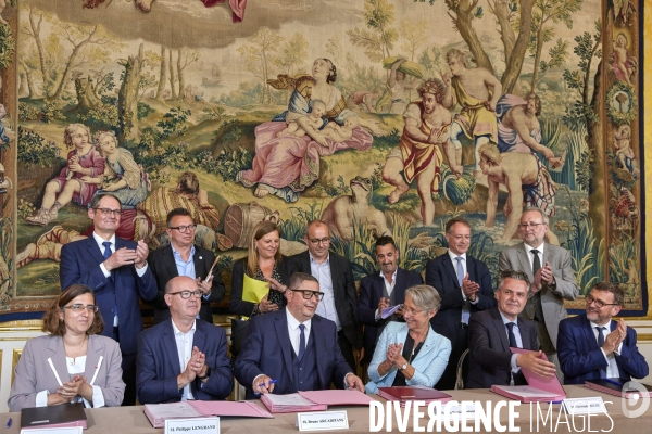 Signature de la convention quinquennale entre l’Etat et  Action Logement