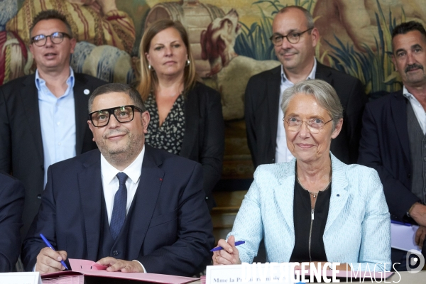 Signature de la convention quinquennale entre l’Etat et  Action Logement