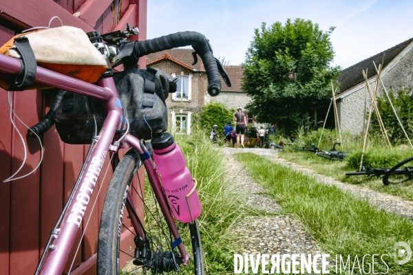 200 nanas sur 200km