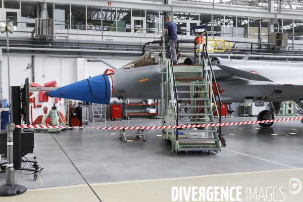 Construction du Rafale chez Dassault Aviation à Mérignac