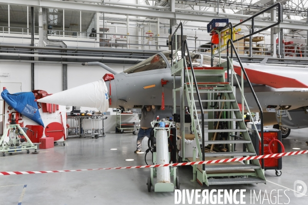 Construction du Rafale chez Dassault Aviation à Mérignac