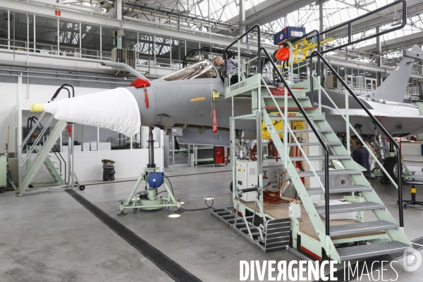 Construction du Rafale chez Dassault Aviation à Mérignac