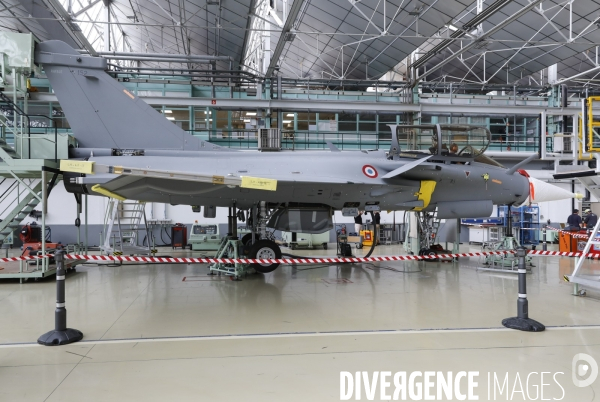 Construction du Rafale chez Dassault Aviation à Mérignac