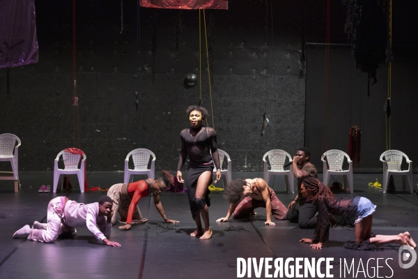 Prophétique (on est déjà né.es) de Nadia Beugré