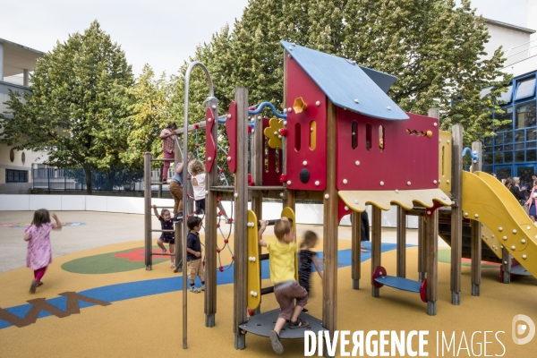 Cour d ecole  Oasis  dans le 12e arrondissement de Paris.