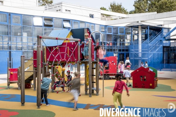 Cour d ecole  Oasis  dans le 12e arrondissement de Paris.