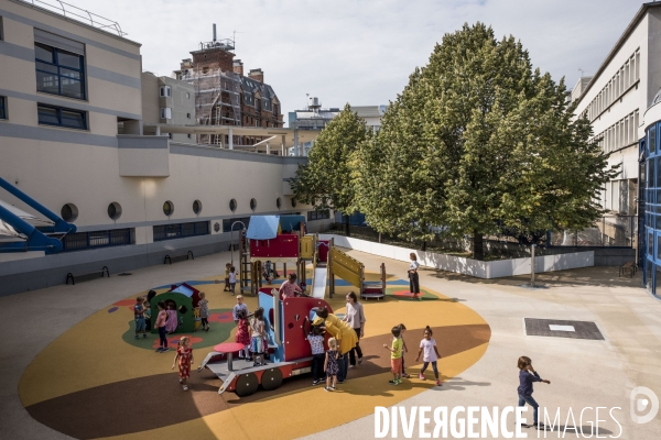 Cour d ecole  Oasis  dans le 12e arrondissement de Paris.