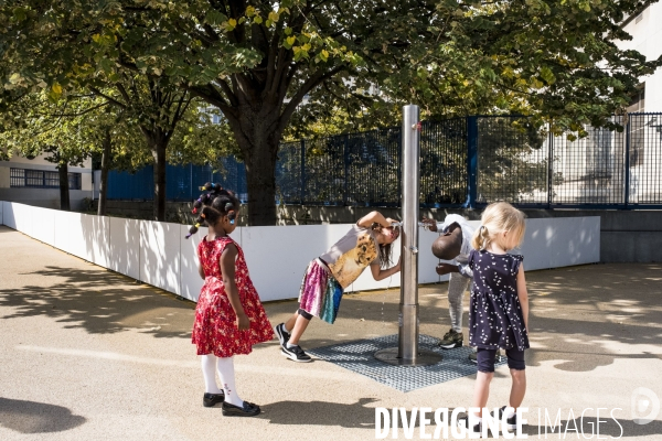 Cour d ecole  Oasis  dans le 12e arrondissement de Paris.