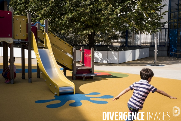 Cour d ecole  Oasis  dans le 12e arrondissement de Paris.